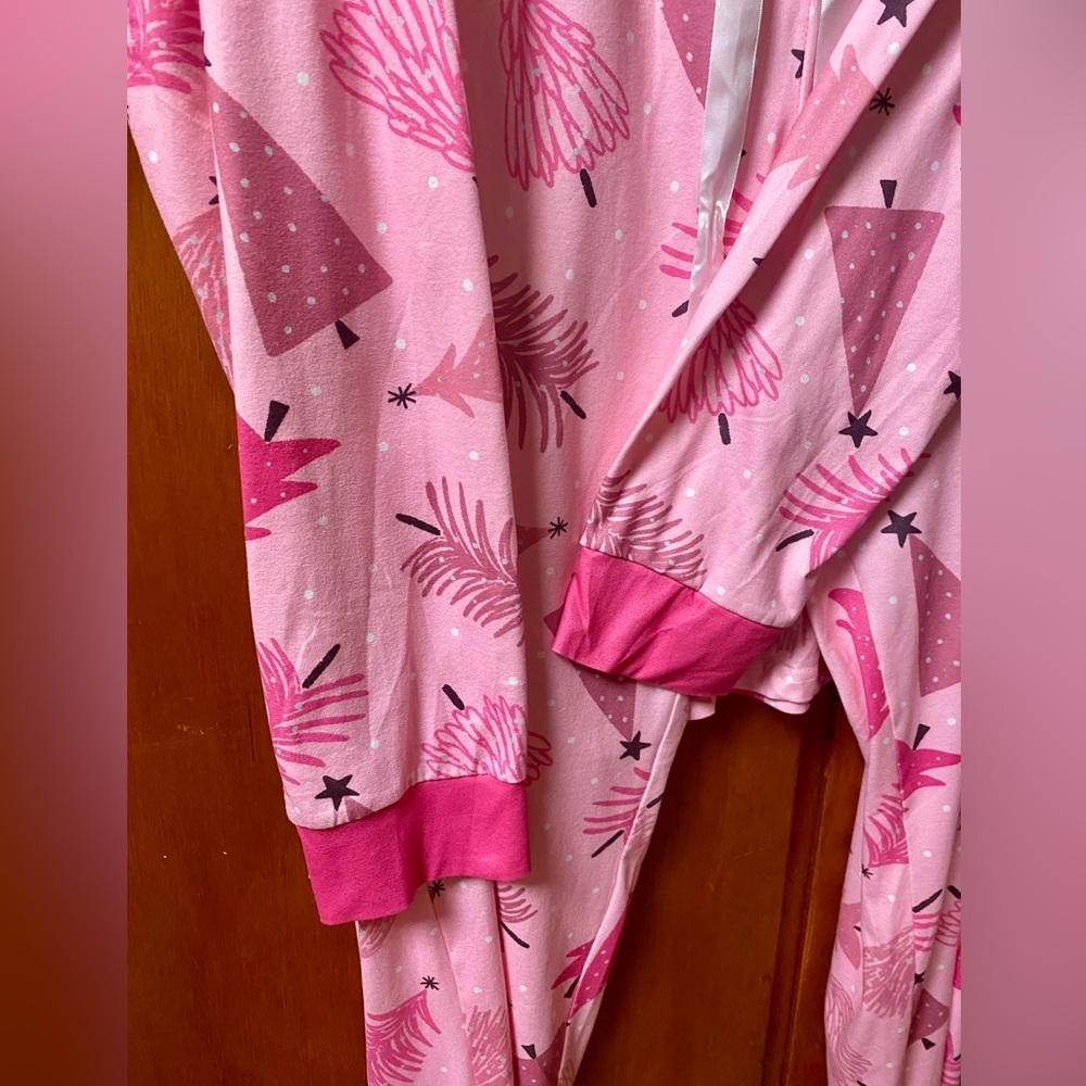 Shirley & Stone Boutique Holiday Pajamas NWOT - Picture 7 of 16